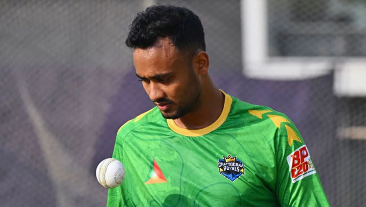 মাথায় আঘাতে পেয়ে হাসপাতালে গিয়েছিলেন শরীফুল 